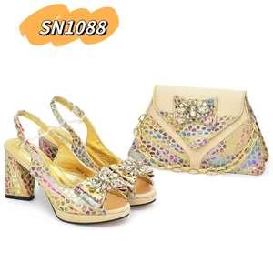 أحذية إيطالية جميلة ناضجة لفستان سيدة جميل بو أحذية نسائية صيفية ومجموعة حقيبة صنادل عالية الجحيم أسافين بلاستيكية سميكة - Product Image 5