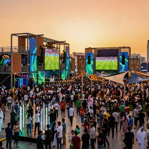 Écran géant LED extérieur RAYBO Fan Zone P3 P4 P5, 7000 nits, haute luminosité, étanche, panneau publicitaire vidéo pour événements - Product Image 2