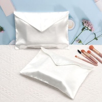 Double enveloppe en satin blanc imprimé avec logo personnalisé pochette à bijoux avec bouton sac à main en soie souple pour cheveux sac à poussière de rangement pour lingerie
