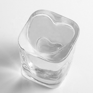 Nouvelle idée de produit 2026 Verres à liqueur en forme de cœur à base lourde Verres à <span class=keywords><strong>apéritif</strong></span> Verres à espresso Verres à liqueur d'espresso - Product Image 3