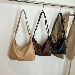 2025潮流女装复古手提袋女士大容量秋季个性单肩斜挎包流行防水便携 - Product Image 2