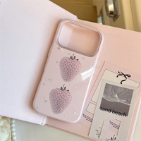 Coque de téléphone style coréen mignonne et douce avec motif fraise, nœud, fourchette et cuillère pour iPhone 18 Pro Max 17 16 15, avec protection de l'objectif et cadre large