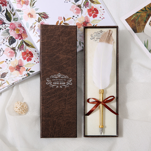 Venta al por mayor de fábrica, bolígrafo de pluma natural personalizado, bolígrafo de caligrafía, bonito bolígrafo de Metal para bodas - Product Image 5