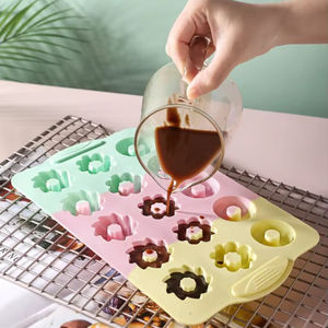 Moule en silicone alimentaire multi-couleurs en forme de dessin animé pour la cuisson, idéal pour les biscuits, mousses, glaces et aliments pour bébés - Kit DIY domestique - Product Image 2