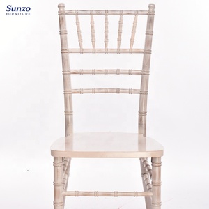 Chaise Chiavari blanche rustique avec finition vintage <span class=keywords><strong>pour</strong></span> mariage champêtre et événements de banquet shabby chic – Mobilier de réception - Product Image 4
