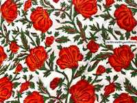 Sac fourre-tout en coton matelassé doux, orné d'un motif floral artisanal, conçu pour un style quotidien, un confort et une portabilité durables
