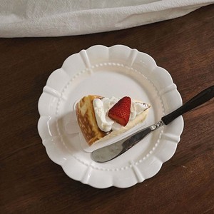 Plato de Cena Romántico con Diseño de Pétalos Blancos, Cerámica, Apto para Microondas y Lavavajillas, Ecológico, para Bodas, Restaurantes y Pastelería - Product Image 4