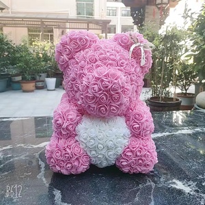 <span class=keywords><strong>Orsetto</strong></span> <span class=keywords><strong>di</strong></span> <span class=keywords><strong>rose</strong></span> in schiuma PE fatto a mano da 40 cm con <span class=keywords><strong>scatola</strong></span> in PVC <span class=keywords><strong>per</strong></span> regalo <span class=keywords><strong>di</strong></span> Natale o festività - Orsetti <span class=keywords><strong>di</strong></span> fiori - Product Image 6