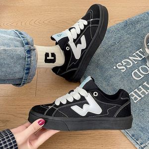 Chaussures en toile coréennes tendance pour collège, unisexe, à semelle épaisse, polyvalentes, décontractées, de sport et de skate - Product Image 1