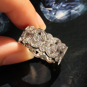 Anello con Design a Quadrifoglio, Anello Creativo da Dito per Donne - Product Image 4