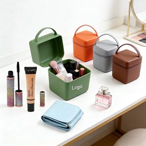 Nuevas llegadas: Bolsa de almacenamiento cuadrada de silicona de pequeña capacidad con logotipo personalizado para cosméticos y maquillaje para mujer - Product Image 1