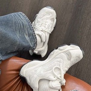 Chaussures décontractées pour homme, style nouveau, semelle épaisse, tendance et polyvalentes, blanches, chaussures de sport à la mode. - Product Image 3