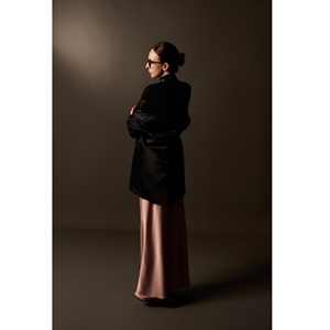 Blazer de Mujer con Cuello en V, Bordado a Mano, Transpirable, 78% Poliéster, 18% Rayón, 4% Elastano (Tafetán), Tejido de Lana, Corte Regular - Product Image 2