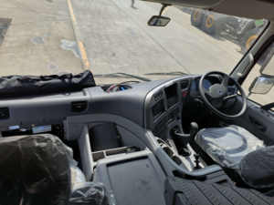 Camión Cisterna de Combustible Móvil DONGFENG 4x2 Usado con Capacidad de 15001-30000L y Motor de 251-350hp en Venta - Product Image 4