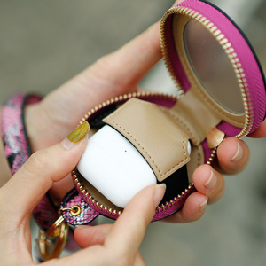 กระเป๋าใส่กระจกและกุญแจแบบคล้องข้อมือ, กระเป๋าใส่หูฟังบลูทูธหนัง PU, กระเป๋าใส่เครื่องสำอางแบบวงกลมพร้อมพวงกุญแจ - Product Image 3