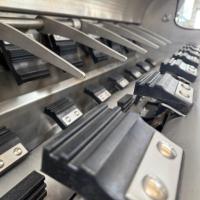 Équipement d'abattage automatique de porcs : Machine combinée d'échaudage et d'écorchage pour ligne d'abattage porcin industriel