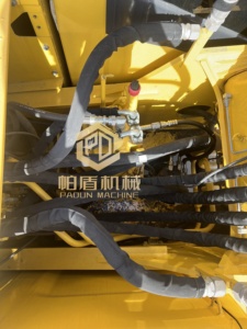 Excavatrice sur chenilles Komatsu PC220-8Mo d'occasion, capacité de la benne de 1,03 m³, poids de travail de 22 tonnes, haute qualité, très demandée - Product Image 6