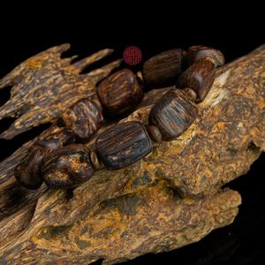 Pulsera de cuentas de madera de agar natural premium rara, auténtica madera de oud de gran tamaño para hombre, joyería hecha a mano. - Product Image 3