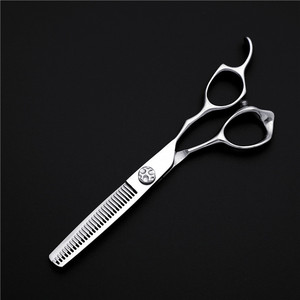 กรรไกรตัดผมมืออาชีพ 6 นิ้ว สแตนเลสสตีล กรรไกรตัดผมแบบแบน กรรไกรซอยผม ด้ามยาว ใบมีดคม ผลิตที่ซูโจว - Product Image 2