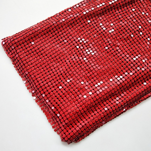Pintura en aerosol metálica Tela de malla de lentejuelas de metal de aluminio rojo oscuro para vestido de cota de correo - Product Image 1