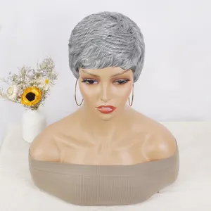 Hot Selling Silver Grey Pixie Cut Glueless Perucas Com Franja Ondulado Em Camadas De Calor Resistente Sintético Peruca Curta De Cabelo Para As Mulheres Negras