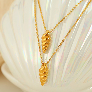 สไตล์ยุโรปไทเทเนียมเหล็กสร้อยคอรูปทรงเกลียวมินิมอลลิสต์ดีไซน์โซ่กระดูกไหปลาร้าสำหรับผู้หญิงสีทอง XL36 - Product Image 1