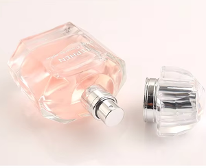 น้ำหอมขายดีข้ามพรมแดน Mon Paris <span class=keywords><strong>Eau</strong></span> <span class=keywords><strong>De</strong></span> <span class=keywords><strong>Parfum</strong></span> กลิ่นคลาสสิค ประกายระยิบระยับ กลิ่นปาโชลีและพีชขาว ติดทนนาน 24 ชั่วโมง - Product Image 5