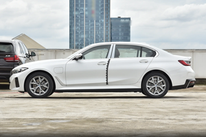 <span class=keywords><strong>BMW</strong></span> i3 eDrive 2026 Nuova/Usata 550/625km Elettrica Pura Trazione Posteriore 35/40L Edizione Limitata/Night Edition Pacchetto Sport Berlina - Product Image 2
