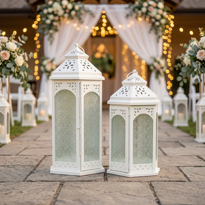 Venta al por Mayor de Portavelas Marroquíes Grandes de Metal Blanco con Vidrio Floral para Decoración del Hogar y Bodas - Product Image 6