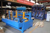 Machine automatique de clouage de palettes euro pour la production et l'assemblage de palettes en bois