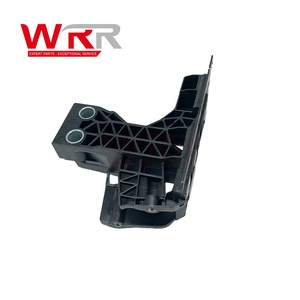 2066209500 2066209600 Amortiguador de Soporte de Radiador para Benz W206 C200 C300, Par de Amortiguadores de Energía para Parachoques Delantero, Piezas de Carrocería - Product Image 5