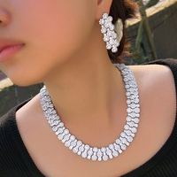 Somptueux Ensemble de Bijoux de Mariée Complet en Zircons Cubiques Pavés Ronds, Grand et Luxueux, Collier Massif pour Mariage, Fête, Arabe, Pakistanais, Défilé