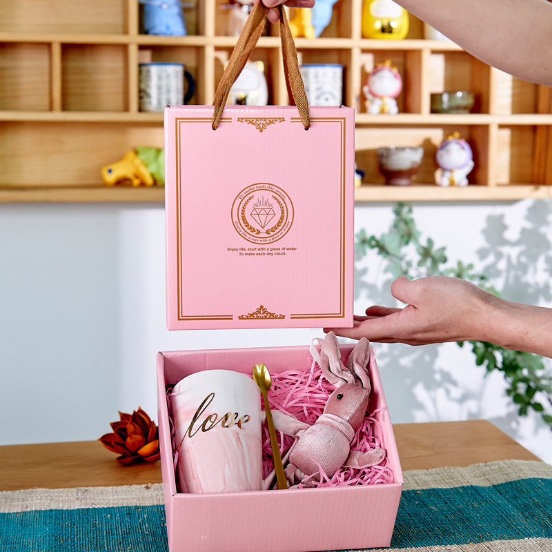 Set di bambole rosa amore