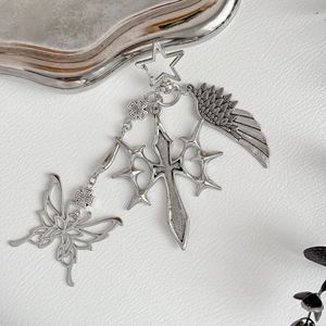 Porte-clés Gothique à croix à pointes et épingles, avec ailes et papillon ajouré, breloques multiples, style Y2K Punk, étoile argentée, croix de Malte, métal vintage - Product Image 3