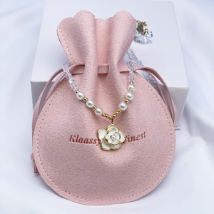 Bolsa de Joyería de Gamuza con Cordón, Forma Redonda, Color Rosa, con Logotipo Grabado, Marca JUNE - Product Image 3