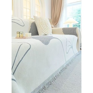 Funda de Sofá Moderna de Chenilla Jacquard con Borlas - Diseño de Hoja de Ginkgo de Lujo, Protector de Muebles Antideslizante y Grueso para Venta al por Mayor - Product Image 3
