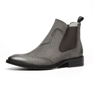 Chaussures plates pour hommes - Nouveau modèle en cuir style coréen, chaussures tendance gravées, chaussures en cuir mi-mollet chaudes - Product Image 3