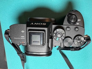 Cámara Sony 4K Alpha 7R IV de 60.2mp con Grabación de Video 4K, Cámara sin Espejo Usada - Product Image 2