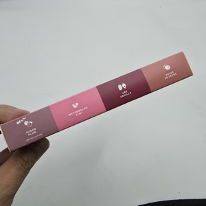ลิปกลอสธรรมชาติแบบขายส่ง ชุดมินิขนาดใหญ่พิเศษ รับทำโลโก้ บำรุงริมฝีปากให้ชุ่มชื้น สีสวยเป็นธรรมชาติ ชุดลิปบาล์มออร์แกนิค 100% - Product Image 4