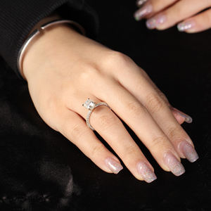 Anello Nuziale MaiYi in Oro Massiccio 18k o Platino con Moissanite Taglio Radiant da 1.2/2/3/4/5 Carati - Product Image 6