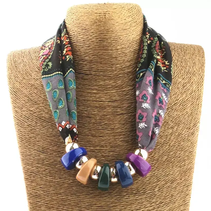 2021 wholesale custom newest necklace infinity scarf high quality saree chiffon print ladies hijab scarf with jewelry pendant
