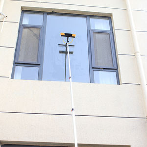 Brosse de nettoyage <span class=keywords><strong>pour</strong></span> panneaux solaires Brosse de nettoyage multifonctionnelle à jet d'eau Poteau alimenté en eau avec brosse de nettoyage de vitres avec grattoir - Product Image 1