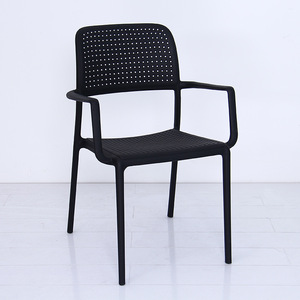 Chaise de salle à manger moderne en plastique noir, chaise de loisirs durable pour l'extérieur, chaise de restaurant, usage adulte - Product Image 1