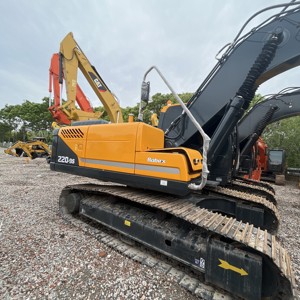 Excavatrice Hyundai 220-9S 2023 d'occasion, poids opérationnel 22 tonnes, capacité de la benne 1,0 m³, comprend la machinerie pour la vidéo du rapport. - Product Image 2