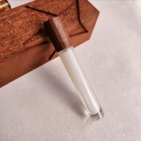 Vente en gros de flacons de parfum en verre avec couvercles en bois de noyer, flacons de parfum carrés, flacons de parfum vaporisateurs de 10 ml, flacons en verre dégradé