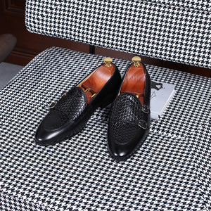 Chaussures habillées italiennes pour hommes en <span class=keywords><strong>cuir</strong></span> véritable gaufré tressé, patinées à la main, pour le bureau et les occasions formelles - Product Image 3
