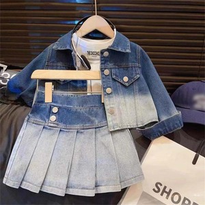 Bộ quần áo trẻ em bán buôn, áo cardigan cài khuy, chân váy xếp ly, bộ hai mảnh, trang phục trẻ em chất liệu denim, bộ quần áo trẻ em gái phong cách thường ngày - Product Image 2