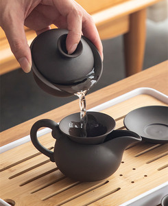 Biểu tượng tùy chỉnh du lịch Tea Set Trung Quốc Kung Fu ấm trà gốm xách tay màu tím đất sét ấm trà ấm trà hợp tác Bộ quà tặng cho người đàn ông - Product Image 4