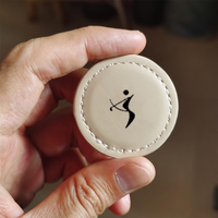 Nouveautés Marqueur de golf en cuir de haute qualité Accessoires de golf personnalisés Cadeau pour golfeur Vente en gros Marqueur de balle de golf magnétique