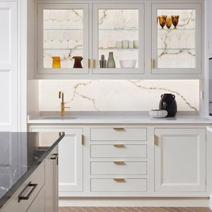 Dalles de marbre onyx de haute qualité, veinées de blanc naturel et d'or, polyvalentes pour une utilisation intérieure et extérieure, escaliers, cuisines, salles à manger, ateliers - Product Image 2